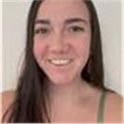 Profesora de primaria y realizo clases a estudiantes hasta los 18 años. 