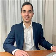 Fachlehrer für Fremdsprachen mit spanischer Staatsangehörigkeit und Erfahrung im Grundschulbereich