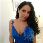 Siete all ricerca di un'insegnante di italiano con esperienza decennale e che sia creativa, simpatica e di bella presenza?