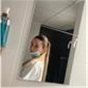 Profesora de apoyo de farmacia y parafarmacia