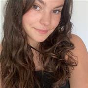 Étudiante aimant aider les élèves en difficultés, offre des cours particuliers niveau primaire et collège.