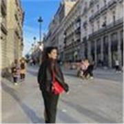 Universitaria. Nivel B2 en inglés. Me ofrezco como profesora particular a niños y niñas los findes de semana. Horario flexible. También disponible para otras asignaturas para alumnos de primaria