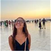 Laureata in chimica farmaceutica, pronta a ritagliare un programma adeguato per ciascuno studente. 