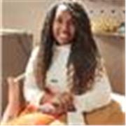 Professora de Inglês com mais de dois anos de experiência com aulas lúdicas para crianças e adultos em aulas presencias e on-line