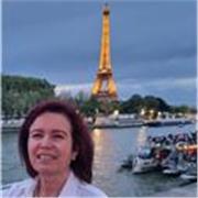 I'm a private language teacher whose lesson is aimed at students who need or want to learn a new language.