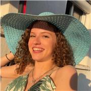 Je ne suis pas prof de métier, mais j’aime vraiment aider et expliquer les choses simplement.