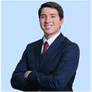 Tutor de inglés con experiencia académica y profesional en EE.UU., adaptable a estudiantes de todas las edades, especializado en c