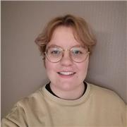 Französischlehrerin für Erwachsene (von Englisch bis Französisch).
French Teacher for Adults (from English to French).