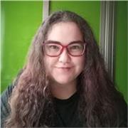 Profesora con experiencia en clases de guitarra