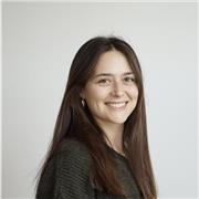 Graduada en Físicas y Doctorada en Informatica (todo en ingles, ya que hice la tesis en Belgica) tambien tengo el C1 en Ingles.