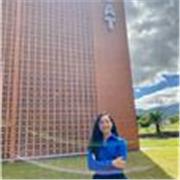 Soy licenciada en administración y actualmente estudio una FP de grado superior en administración y finanzas. trabajo con niño/as