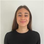 Madrelingua italiana con ottime conoscenze dell'inglese e del francese, e con esperienza di aiuto compiti.