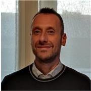 Laureato in informatica con 20 anni di esperienza lavorativa impartisce lezioni di programmazione e informatica