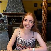 Doy clases particulares adaptadas al nivel de cada alumno, me acoplo a las necesidades individuales de cada uno de ellos.