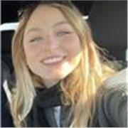 Studentessa diplomata al liceo linguistico, con esperienze studio all’estero e una conoscenza profonda della lingua inglese
