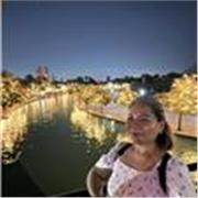 Maestra de Microeconomía y administración con experiencia en clases en línea