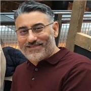 I live in London and I give tailored virtual or in-person English lessons to adult learners, specialising in Business English.