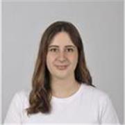 Maestra con el grado de magisterio de primaria y ciclo superior de integración social
