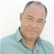 Profesional con más de 20 años de experiencia internacional en marketing y desarrollo empresarial, con gran vocación de enseñar.