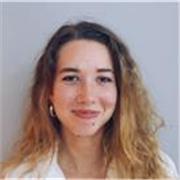 Laureata in inglese offre lezioni di letteratura, grammatica, conversazione e traduzione