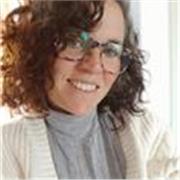 Profesora de refuerzo graduada en Economía con un máster en formación en la especialidad de formación y orientación laboral