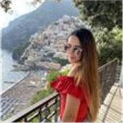 Insegnante madrelingua italiana, laureata in Lingue e culture moderne