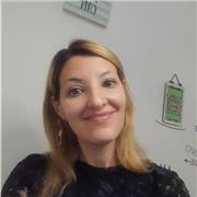 Profesora de Ciencias Económicas brinda clases de contabilidad en todos los niveles, secundario y universitario