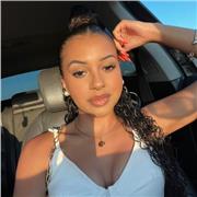 Adapto el nivel de mis clases, al nivel que tenga cada alumno. Tengo mucha paciencia. Me apasiona enseñar