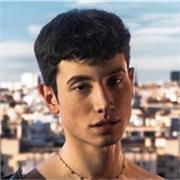 Soy carismático, alegre y creativo, y me gustaría dar clase a niños que lo necesitan 