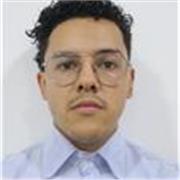 Profesor con conocimientos de aritmetica y geometria