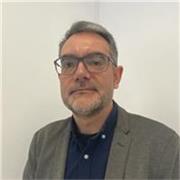 Profesor titulado en psicologia y master en psicopedagogia. Com 30 años de experiencia en el ámbito del tercer sector socia