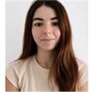 Soy una estudiante de 19 años que actualmente cursa el grado de educación social en la Complutense de Madrid.