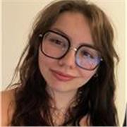 Étudiante en droit, diplômée du brevet et bac avec mention,membre de l’AFEV, donne cours du primaire à la 3e à Nancy et en ligne. 