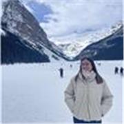 Profesora titulada de inglés con experiencia en colegio Americano para todo tipo de niveles. También tengo un C1 en francés.