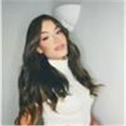 Imparto clases de todas las asignaturas y he estado varios años trabajando de niñera 