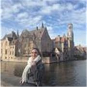 Graduada en filología inglesa Imparte clases para niños de todas las edades que necesiten un refuerzo en este idioma