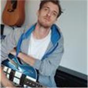 🎸 Professeur diplômé (Master de Musicologie) – Cours de guitare à Paris / Marne-la-Vallée / en ligne 🎶