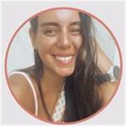 Licenciada en lengua inglesa y de profesión traductora interprete bilingüe