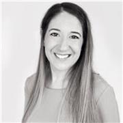 Profesora de marketing con perfil internacional. Todos los niveles