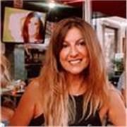 Profesora de Lengua, licenciada en Hispánicas, da clases a todos los niveles