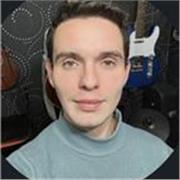 Profesor de Teatro, Licenciado en Educación, (Pedagogía en Enseñanza Media en Artes Escénicas UC). Diplomado en Pedagogía Teatral UC
