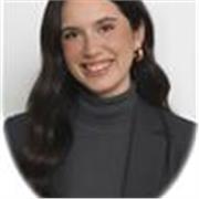 Graduada en Psicología, paciente y comprometida, que acompaña a los niños en sus dificultades con el estudio.