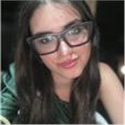 Studentessa universitaria (lettere moderne) diplomata al liceo delle scienze umane con votazione 100/100 impartisce lezioni di italiano per scuole elementari e medie