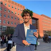 Studente laureato triennale in Scienze e Tecnologie per l'Ambiente impartisce lezioni di scienze naturali, biologia e chimica