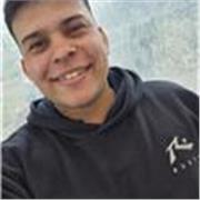 Estudiante Universitario que imparte clases de lengua española