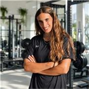 Entrenadora personal, con experiencia. Chica motivada, graduada y con ganas de mejorar