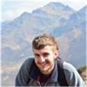 Politólogo y fan de la Historia universal y la historia de España con experiencia impartiendo talleres con adolescentes y adultos.