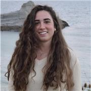 Soy estudiante de Ade y Derecho, me gustaría impartir clases de apoyo a chicxs de infantil, ESO y primaria, ayudándoles con sus materias del colegio.He trabajado en un colegio siendo monitora después del comedor y estoy acostumbrada a tratar con es