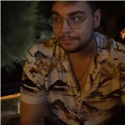 Studente al terzo anno della facoltà di Lingue e Letterature straniere, con un livello avanzato sia in inglese che in spagnolo e una buona base di tedesco, con la passione per l'insegnamento, tanto da aver dato ripetizioni anche negli anni delle superiori