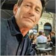 Ancien commandant de la Brigade de Police aéronautique de la zone Sud, récemment retraité de la Police Nationale. 